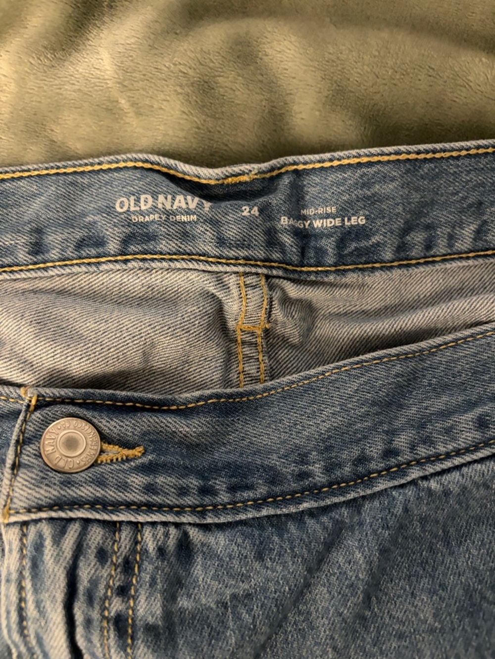 Old Navy Light Blue Mid-Rise Baggy Wide Leg Jeans
